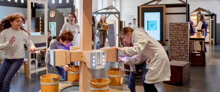 ›Damals 1410‹: Ausstellung zu Medienkompetenz in Frankfurt