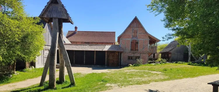 Feierliche Eröffnung des Klosters im Geschichtserlebnisraum Roter Hahn